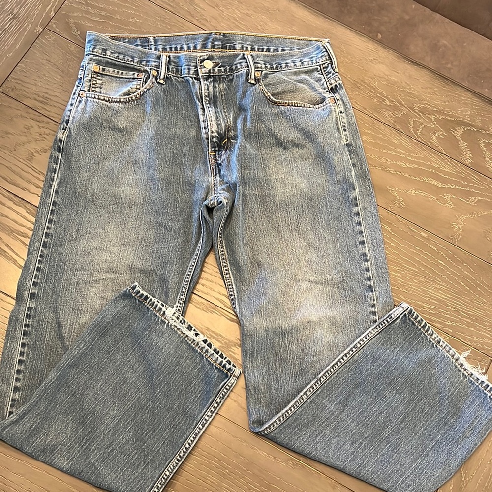 Mens Levi’s style 569. Size 34 X32